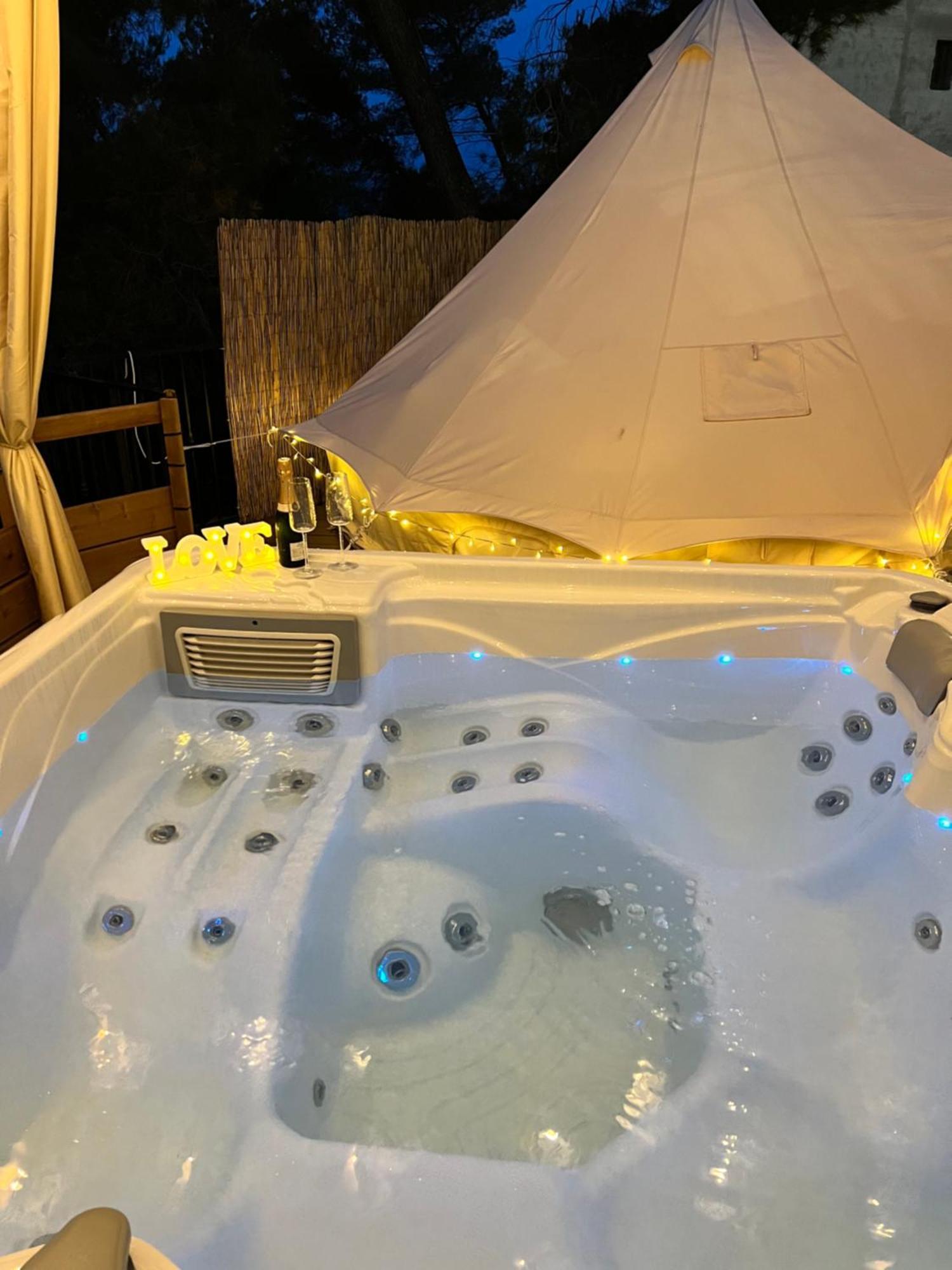 Love Room Tente Lodge Spa Mfg Chez C&C, Exclusivement Reservee Aux Adultes Cantaron Bagian luar foto