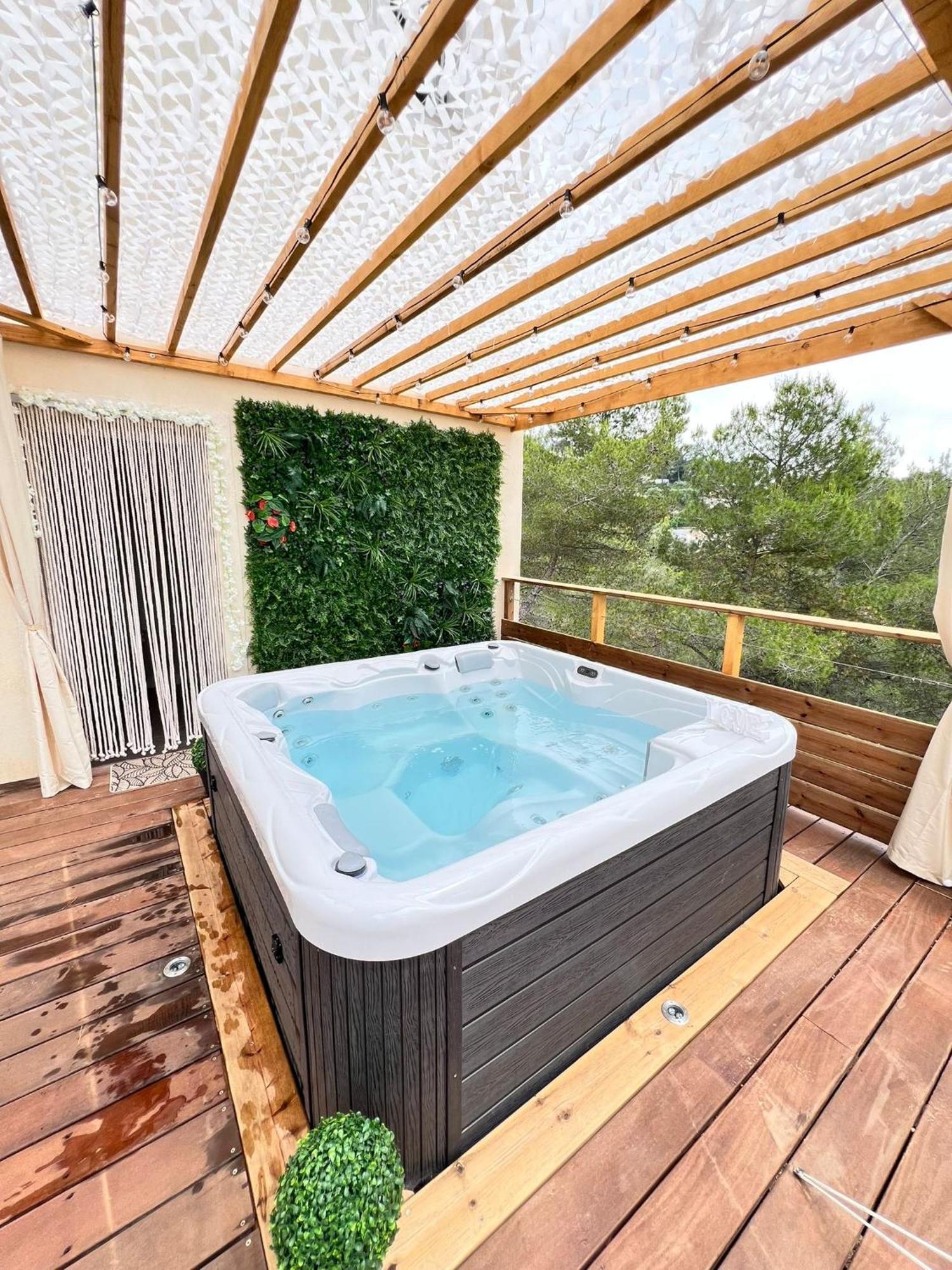 Love Room Tente Lodge Spa Mfg Chez C&C, Exclusivement Reservee Aux Adultes Cantaron Bagian luar foto