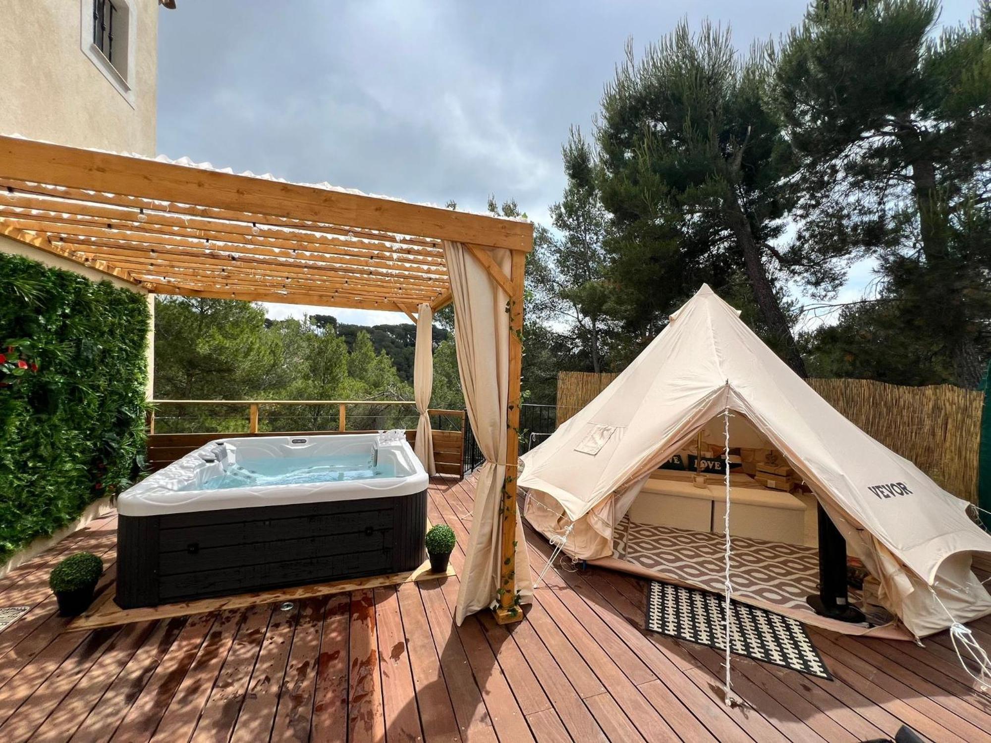 Love Room Tente Lodge Spa Mfg Chez C&C, Exclusivement Reservee Aux Adultes Cantaron Bagian luar foto