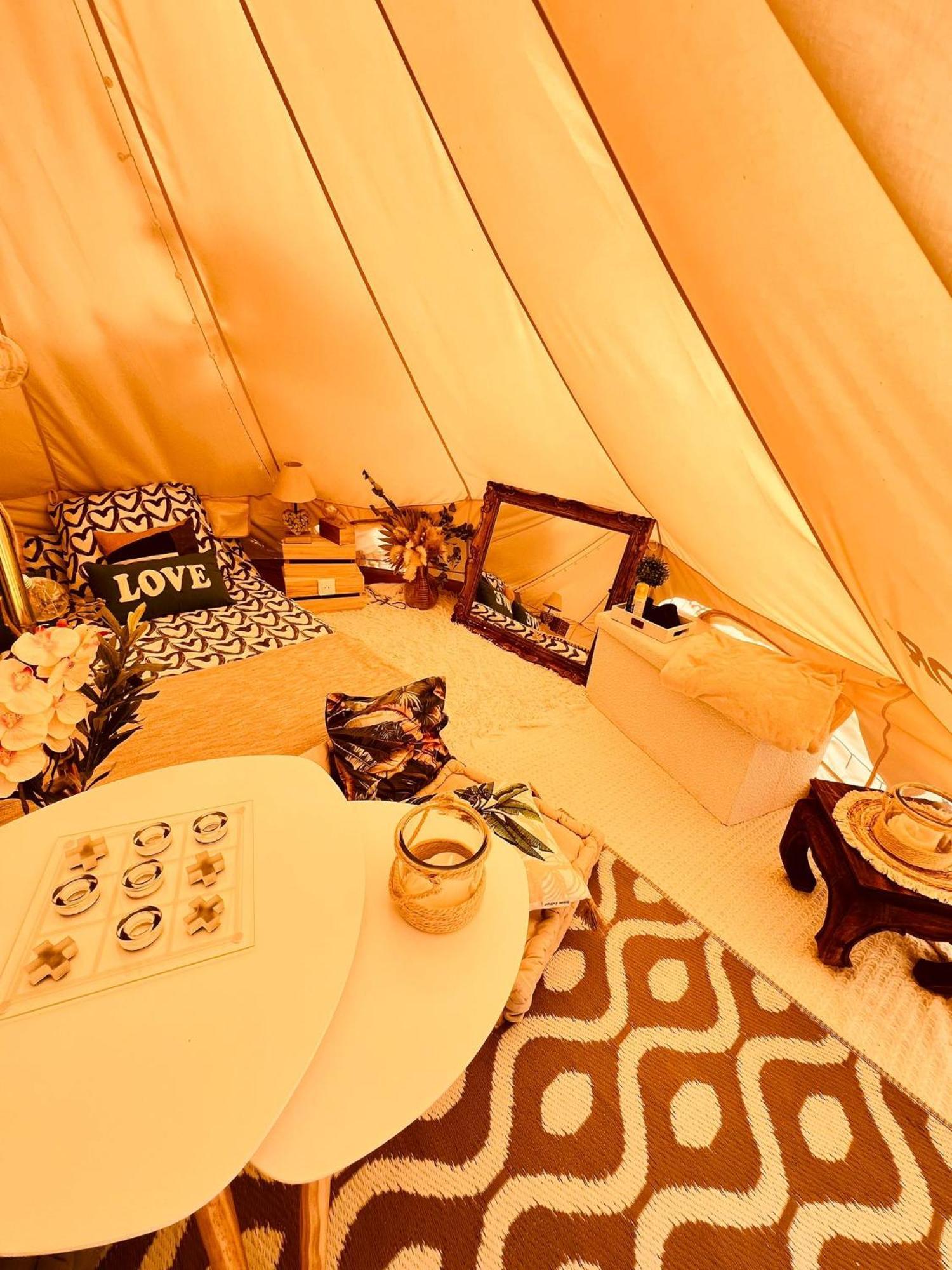 Love Room Tente Lodge Spa Mfg Chez C&C, Exclusivement Reservee Aux Adultes Cantaron Bagian luar foto