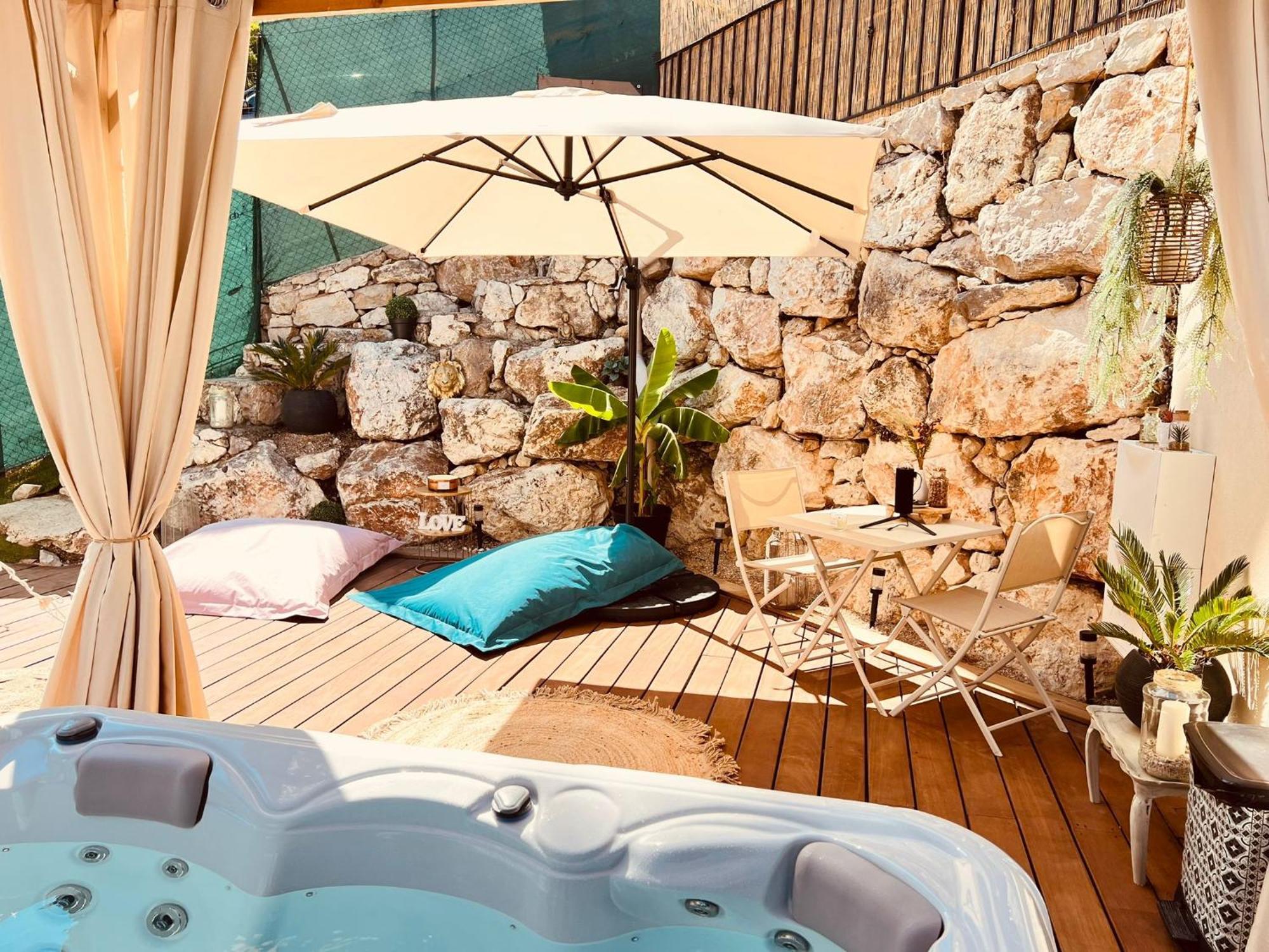 Love Room Tente Lodge Spa Mfg Chez C&C, Exclusivement Reservee Aux Adultes Cantaron Bagian luar foto